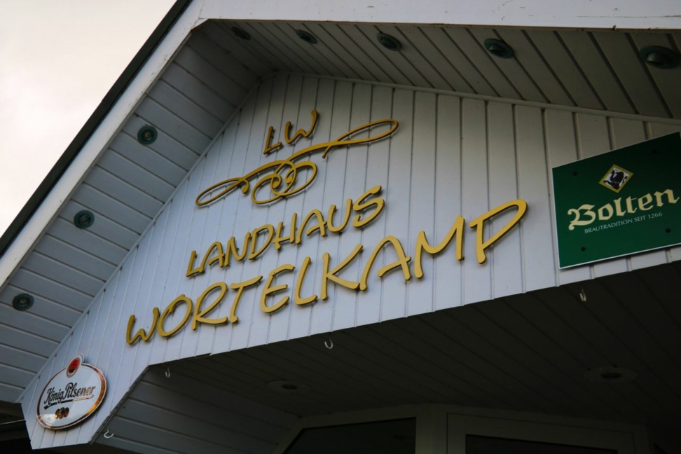 Das Landhaus Wortelkamp in Schermbeck bietet während des Corona-Lockdowns weiter seinen Außer-Haus-Service an.