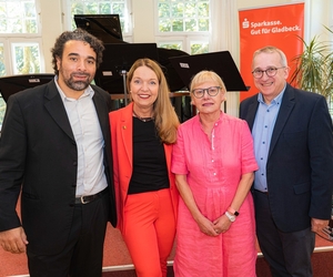 Freuten sich über das 50-jährige Jubiläum: Ernst Hesse, stellv. Leiter Musikschule, Bürgermeisterin Bettina Weist, Dr. Gabriele Tichy-Voß, Vorsitzende des Fördervereins, und Rolf Hilgers, Leiter Musikschule.