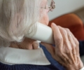Betrüger nehmen Seniorin aus
