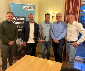 (v.l.) Ortsverbandsvorsitzender Robert Rademacher, Bürgermeister Mike Rexforth, Ersatzkandidat Dirk Fengels sowie die Ratsmitglieder und Ratskandidaten Egon Stuhldreier und André Rademacher. Es fehlt Alexander Endemann.