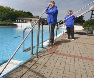 Passend zum Pfingstwochenende werden sommerliche Temperaturen erwartet, wenn das Freibad in die Saison startet.