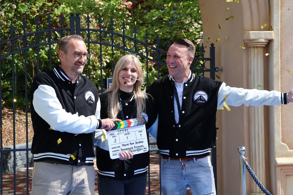 Movie Park-Geschäftsführer Thomas Backhaus, Marketing-Chefin Ann-Katrin Dölken und Creative Director Manuel Prossotowicz (v.l.) eröffnen feierlich die neue Attraktion.
