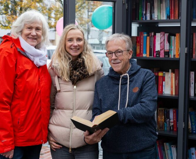 Bücherschrank am Alten Marktplatz wiedereröffnet