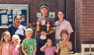 Grafenwälder Bataillonsfest: Kinder gestalten Schützenvogel für das Vogelschießen
