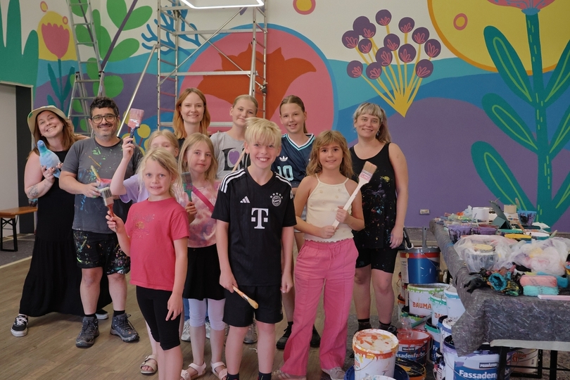 Jugendhaus f! Kirchhellen wird bunt Künstler gestalten Saal neu