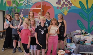 Jugendhaus f! Kirchhellen wird bunt Künstler gestalten Saal neu