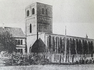 Eine Kirche ohne Dach. 1917 brach ein Feuer aus, das irreparable Schäden an der Johanneskirche hinterließ.