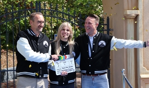 Movie Park-Geschäftsführer Thomas Backhaus, Marketing-Chefin Ann-Katrin Dölken und Creative Director Manuel Prossotowicz (v.l.) eröffnen feierlich die neue Attraktion.