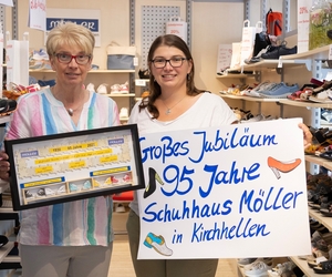 Susanne Breit und Tochter Stefanie Wollny tragen die 95-jährige Familientradition weiter und freuen sich, ihrer Leidenschaft für Schuhe nachgehen zu können.