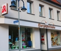 Die Burg Apotheke in Schermbeck hat ab sofort einen 24-Stunden-Medikamentenautomaten zur Abholung von Bestellungen. Auch Corona-Tests werden hier durchgeführt.