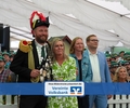 Gemeinsam eröffneten die amtierenden Majestäten und Oberbürgermeister Matthias Buschfeld das Kirchhellener Schützen- und Brezelfest.