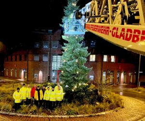 Weihnachtsbaum in Zweckel steht
