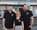 (v.l.) Martin, Bianca und Stefan Otte übernehmen das ehemalige „Hellas“ und eröffnen den „Dorfimbiss vom Tetraeder".