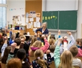 „Piraten, Ahoi!“ Bettina Göschl war zu Gast an der Johannesschule