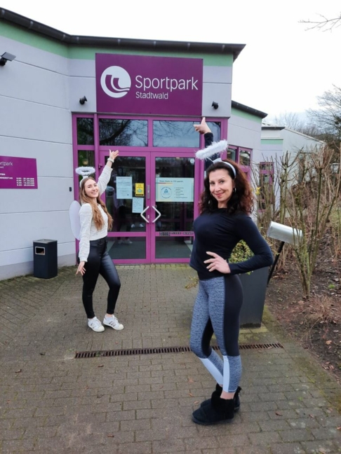 Bei der Valentinstagsaktion im Bottroper Sportpark Stadtwald können sich Gäste und Mitglieder ein Valentinstagspaket und eine süße Überraschung abholen.
