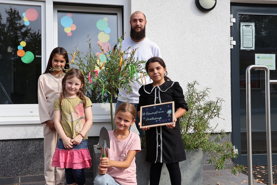 Die Kids der OGS Grafenwald haben die Nominierung der OGS Feldhausen angenommen und nominieren wiederum den OT Grafenwald, den Kiosk Grafenwald sowie Landwirt Stratmann.