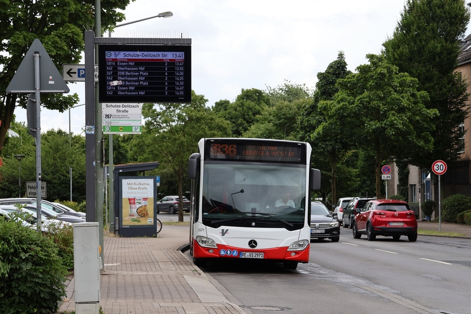 Die meisten Busse in Kirchhellen halten an der Schulze-Delitzsch-Straße. Mit der Neuerung soll der Knotenpunkt entzerrt werden.