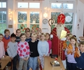 Nikolausbesuch an der Gregorschule begeistert Kinder und pflegt Tradition