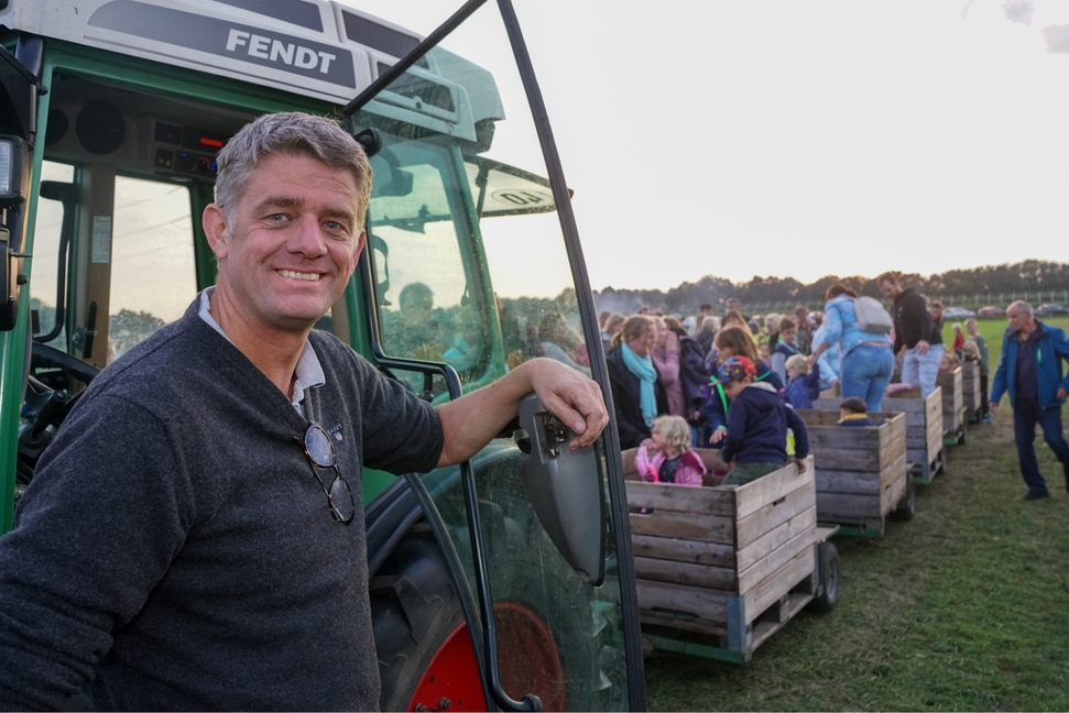 Besonders für Kinder hat Landwirt Jörg Umberg ein breites Rahmenprogramm für das Mondscheinpflücken auf die Beine gestellt.