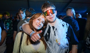 BILDERSTRECKE - Durchweg begeistert: Drei Tage Stimmung in Ina Coladas Partyzelt