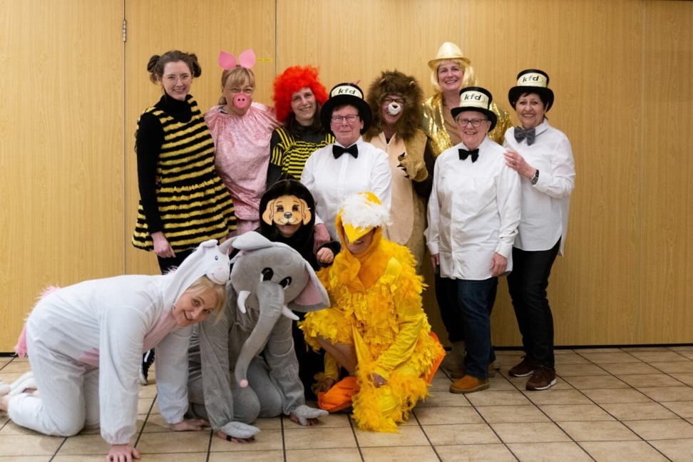 Die Frauen der kfd-Theatergruppe Kirchhellen sind hoffen auf volles Haus an beiden Veranstaltungstagen.