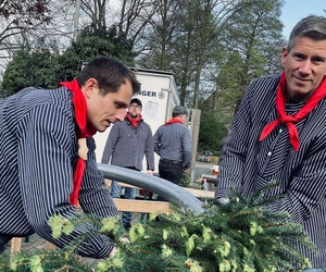 Offenes Maikranzbinden 2025 in Schermbeck-Gahlen und Ankündigung Teilnahme Stadtradeln