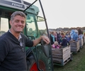 Besonders für Kinder hat Landwirt Jörg Umberg ein breites Rahmenprogramm für das Mondscheinpflücken auf die Beine gestellt.