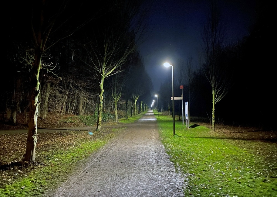 Die Wittringer Marathonbahn in Gladbeck muss trotz Corona-Schließungen weiter beleuchtet werden. Dank der Spenden der Fun Runner des VfL Gladbeck können die Energiekosten getragen werden.