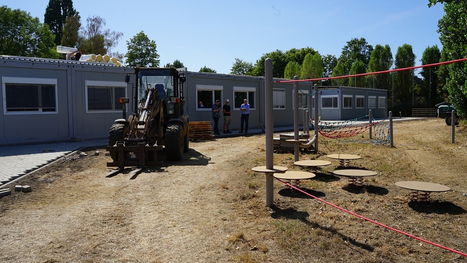 Langsam entsteht der Teilstandort der Sekundarschule auf dem ehemaligen Bolzplatz „Am Tollstock“.