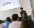 Jens Winter bei der ersten digitalen Berufsbörse für Schüler.