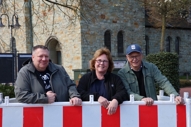 Nach langem Warten: Kirchhellener Wappenbaum wird feierlich aufgestellt