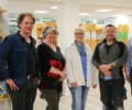 Andrea Schwarzer (m.) sowie Mitarbeiter der Stadt und fleißige Helfer freuten sich am Eröffnungstag, die renovierten Räumlichkeiten zu präsentieren.
