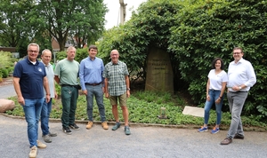 Neuer Grabstein für Johann Breuker: Heimatverein bewahrt Kirchhellener Geschichte