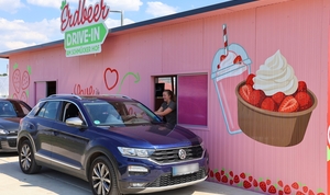 Neu in Kirchhellen: Erdbeerprodukte direkt aus dem Drive-In genießen