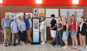 Kostenloses Trinkwasser für die Schülerschaft: Neuer Wasserspender am Gymnasium Kirchhellen