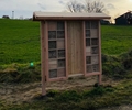 Das Wildbienenhotel des Gahlener Heimatvereins steht in Besten am Kuhweg und bietet der bedrohten Tierart ein wichtiges Zuhause.