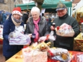 Weihnachtsmarkt für den guten Zweck - Helfen bereitet Freude
