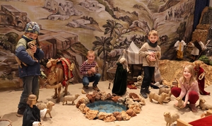 Adventsfenster, Krippe und Begegnung in Kirchhellen: Weihnachten in der Johanneskirche