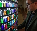 St. Johannes zeigt farbenfrohe Lichtinstallation