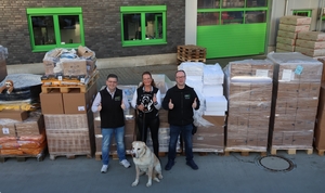 Raiffeisen-Markt spendet 9.427 Kilogramm Hundefutter