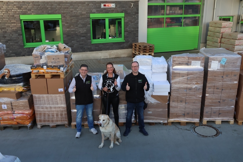 Raiffeisen-Markt spendet 9.427 Kilogramm Hundefutter