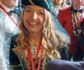 Bürgermeisterin Bettina Weist ist für den Rathaussturm gewappnet