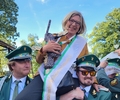 Schützin erfolgreich beim Bataillonsfest: Anne Stratmann holt den Vogel herunter