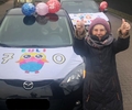 Gudrun Kotzian bekam zu ihrem 70. Geburtstag mitten während des Corona-Lockdowns einen Autokorso in Bottrop-Kirchhellen.