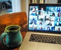 Bei dem Onlinekurs können sich Interessierte über Kaltakquise informieren und sich alle Vorteile für ihr Unternehmen vom Experten erklären lassen.