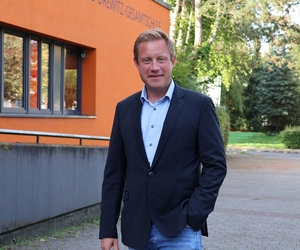 Dominik Nowak (45) hat seine berufliche Karriere nach Gladbeck verlagert, während er politisch in Bottrop aktiv bleibt.