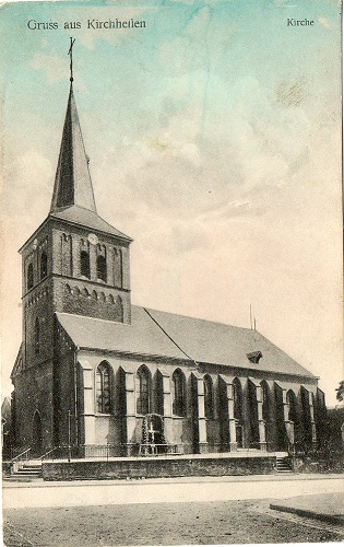 Die alte Pfarrkirche Kirchhellen steht heute dort, wo das Mahnmal der Gefallenen der beiden Weltkriege nun seinen Platz hat.